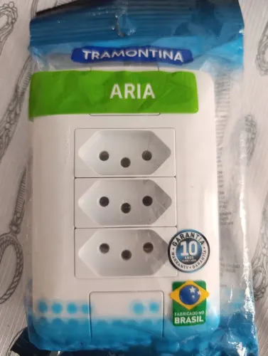 PROMOÇÃO Tomada tripla 10A Tramontina Aria