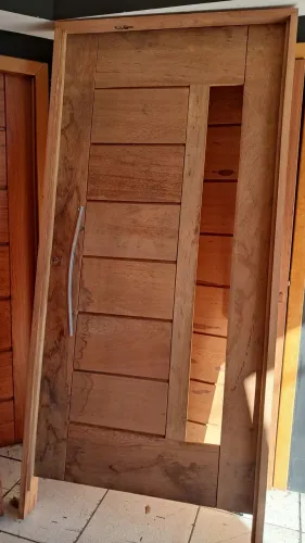 Porta pivotante 108x214mt madeira Angelim 