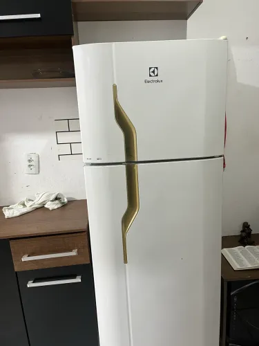Vende-se geladeira em perfeita condições