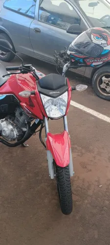 Vendo Honda CG Fan 160, ano 2019/2019, na cor vermelho, APENAS 62.000 km.