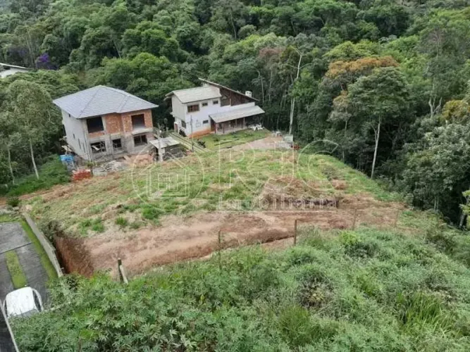 Imóvel para venda possui 840 metros quadrados em Vargem Grande - Teresópolis - RJ