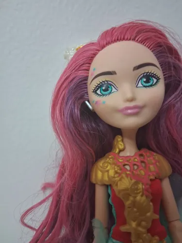 Boneca Ever After High Mesheel