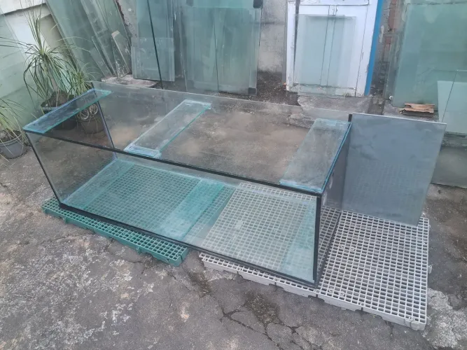 Vendo aquário grande