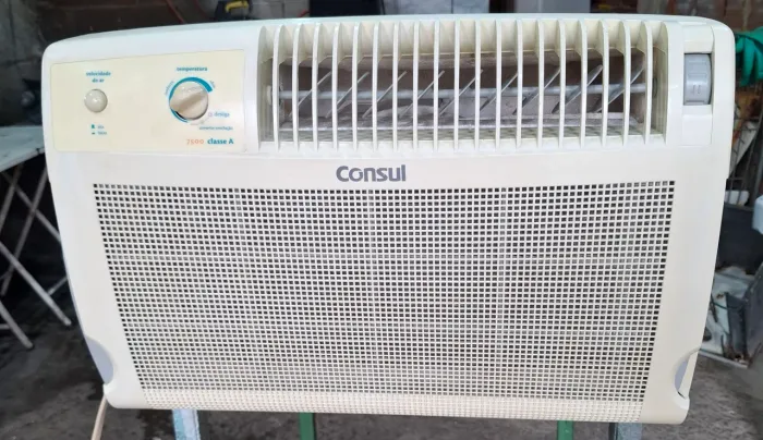 Ar Consul 7.500 BTUs 127.V gelando aceito cartão