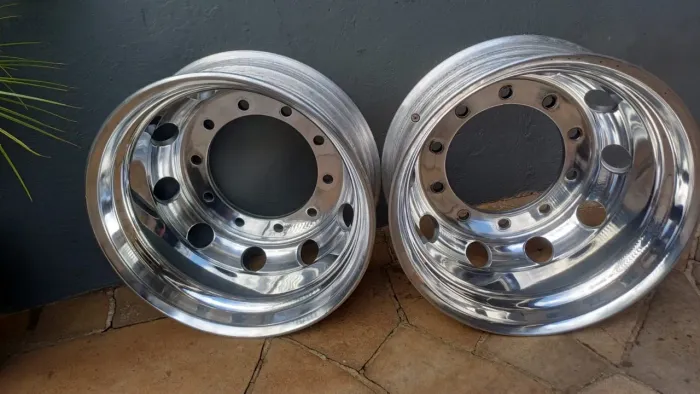 PROMOÇÃO Rodas alcoa aba larga alumínio 22,5 polida em CANOAS/RS