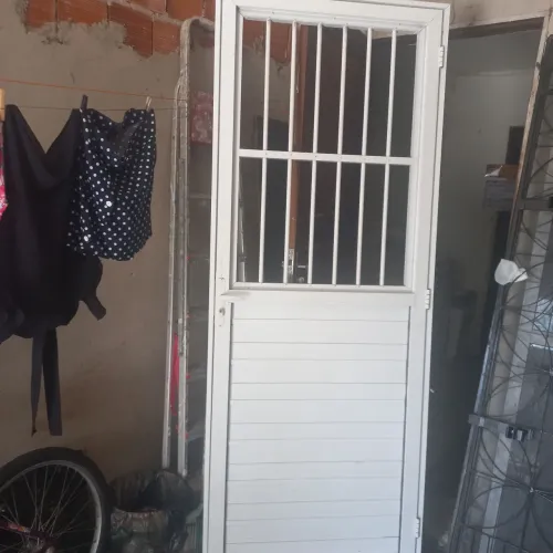 Portão em alumínio 