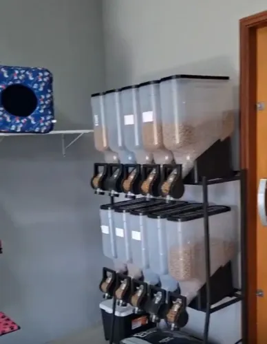 Dispenser Plastpenser 35 litros preto. Excelente estado de conservação e pouco usado