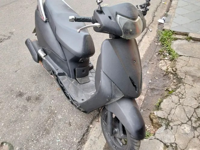 Vende Honda Lead 2011