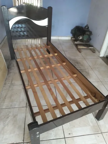 Cama solteiro e colchão DOAÇÃO