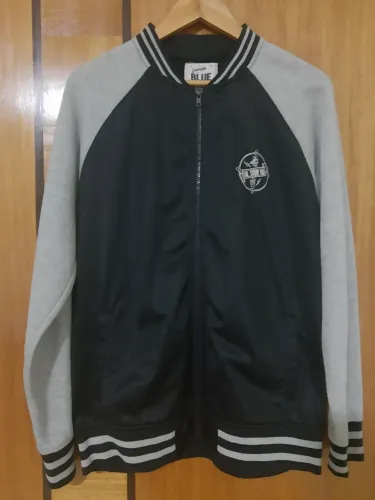 Blusa College