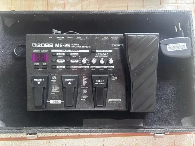 PEDALEIRA BOSS ME-25
