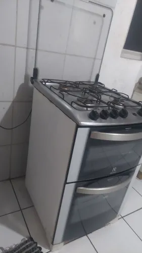 Fogão 4 bocas e con 2 fornos