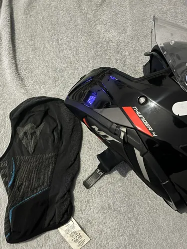 Capacete MT helmets Thunder 4