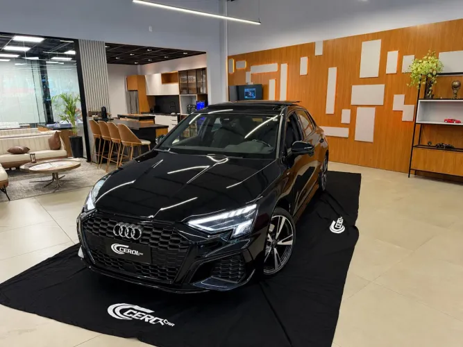Audi A3 Sed. Perform. Black 2.0 TFSI S-tronic 2024