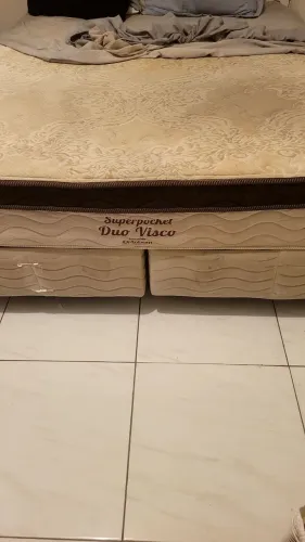 Cama Queen ortobom ótimo estado