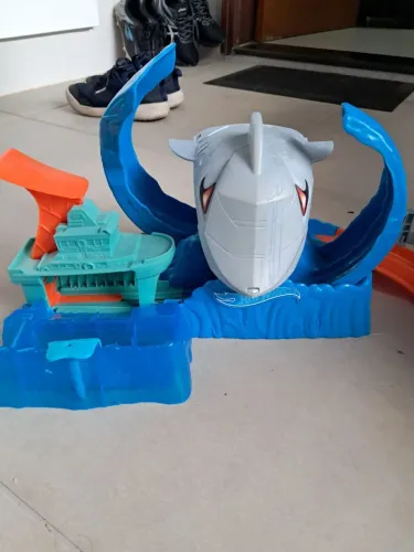 Brinquedo Hotweells Tubarão