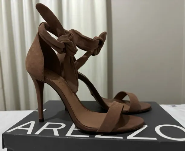 Sandália Arezzo 37