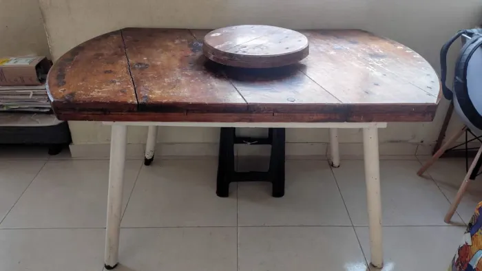 Mesa de madeira maciça