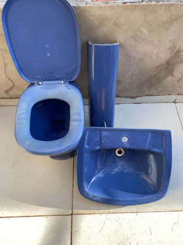 Pia e vaso sanitário para banheiro 