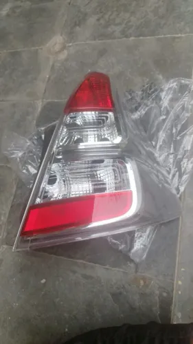 Vendo lanterna lado direito Sandero 12 a 14
