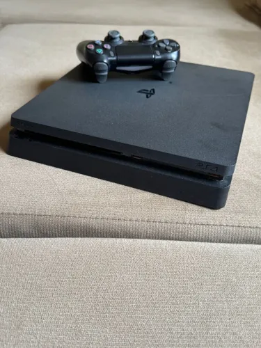 PlayStation 4 slim 1tb