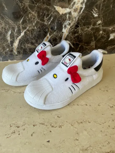 Tênis Adidas Originals x Hello Kitty Superstar Original infantil