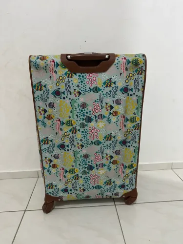 MALA 23kg - IMPORTADA LILY BLOM- 