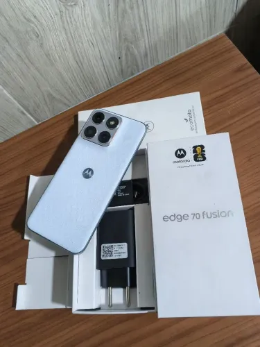 Edge 70 fusion 5g 256gb completo leia o anúncio