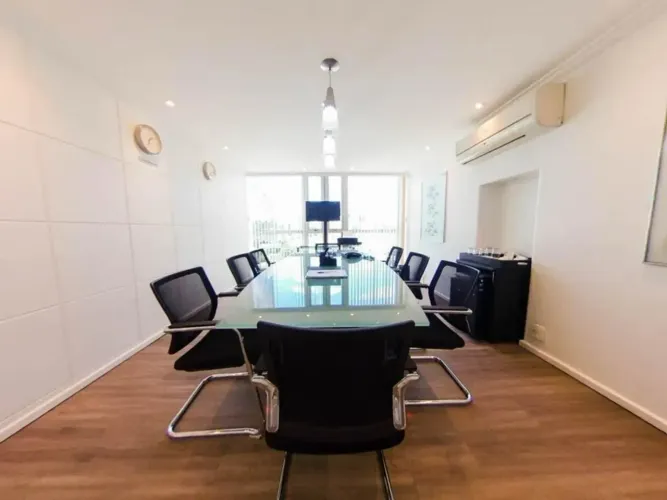 Escritório Completo com 200m² | Layout Executivo e Versátil
