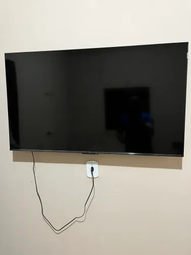 Vende-se tv TCL Qled 50 polegadas um mês de uso