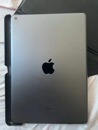 Vendo iPad 9 com caixa original