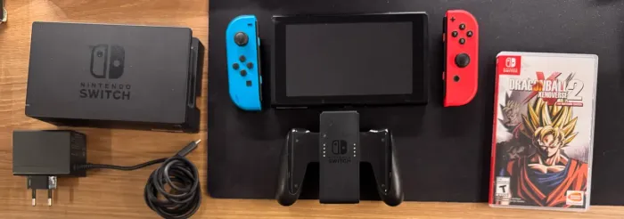 Nintendo Switch V2 Completo + Dragon Ball Xenoverse 2 | Azul e Vermelho