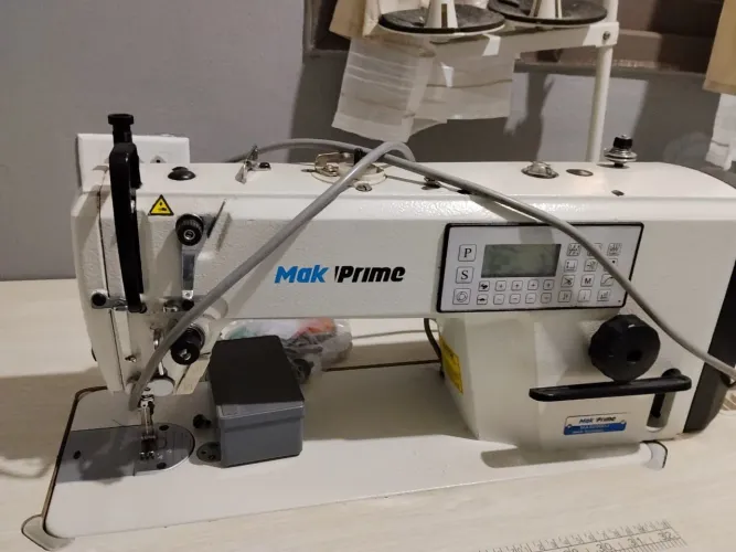 Máquina de Costura Reta Eletrônica Motor Direct Drive Ma8000 Mak Prime