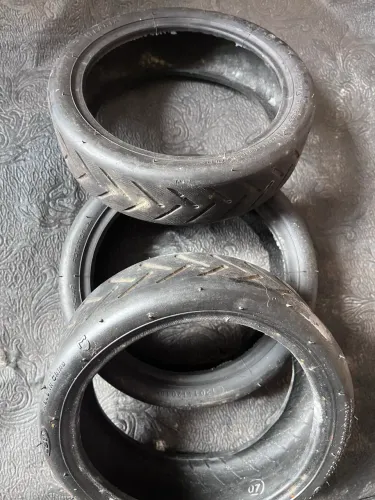 Pneu de patinete elétrico