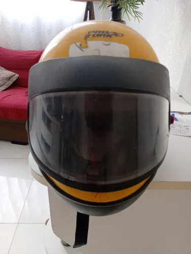 Capacete em perfeito estado