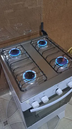 Fogao Mônaco todo limpo e higienizado automatico