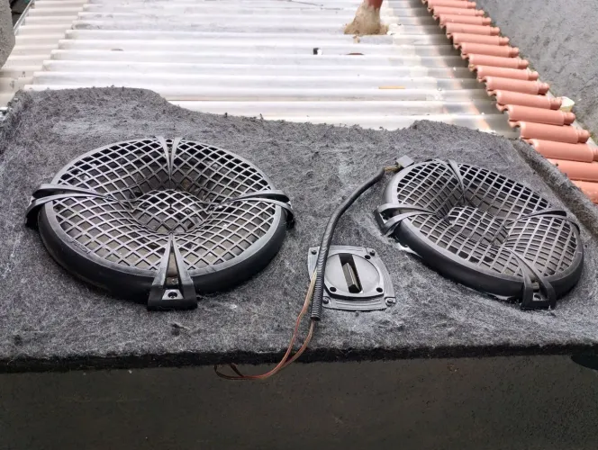 Tampa de som 500w cada auto falante. Corneta, Twitter e módulo. Completa.