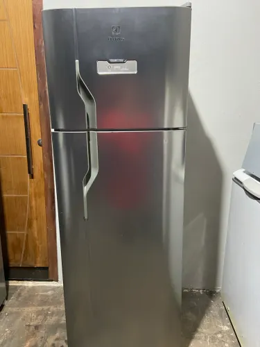 Geladeira inox Electrolux 310 litros 