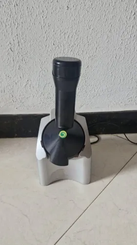 Máquina de Servir Sorvete de Frutas Congeladas Sem Laticínio, Yonanas 902 Classic Vegan,