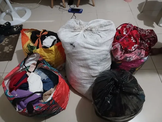 Vendo roupa pra bazar