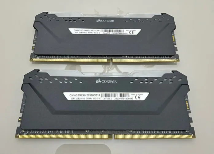 Memórias 2x16GB Corsair Vengeance DDR4 3600mhz