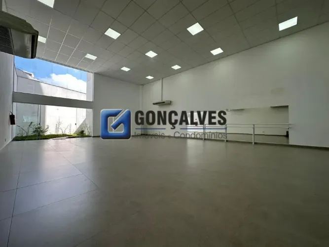 Salão Comercial para Aluguel em Rudge Ramos, SBC 1.150 m², 18 Vagas