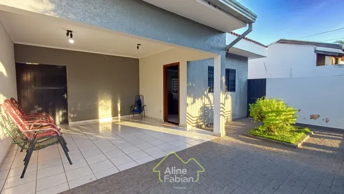 Casa para Venda, 4 dormitórios, 1 suíte, 3 banheiros, 6 vagas