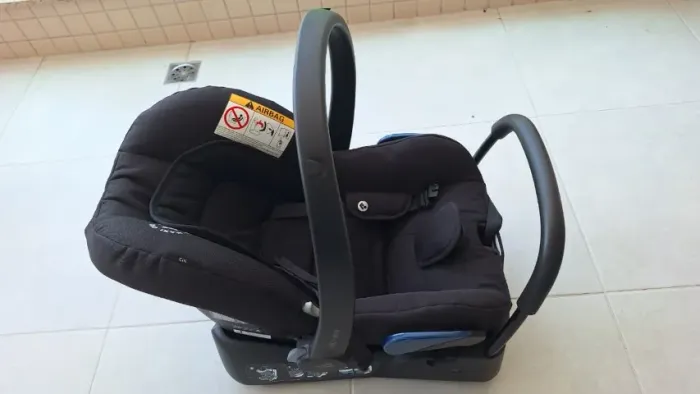 Bebê conforto com base - Maxi Cosi - Essential Black
