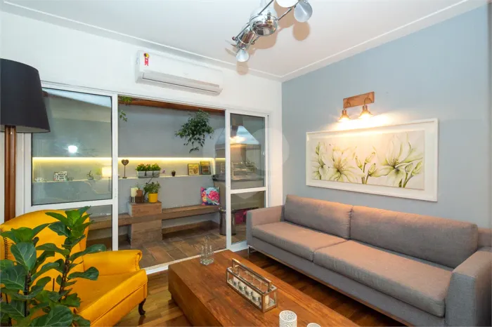Casa à venda com 3 suítes no condomínio Garden Ville, São Paulo - SP