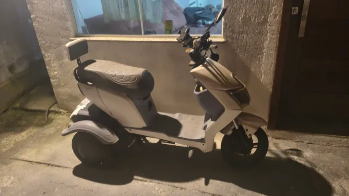 Vendo Triciclo Elétrico