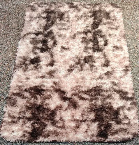 Tapete Peludo Cor Marrom com Branco 2.00 x 1.60 cm