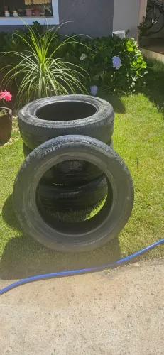 Vendo 4 pneus Bridgestone 205 60 R16