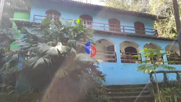 Sítio à venda, composto de 4 quartos sendo 2 suíte, sala em 3 ambientes, piscina, churrasq