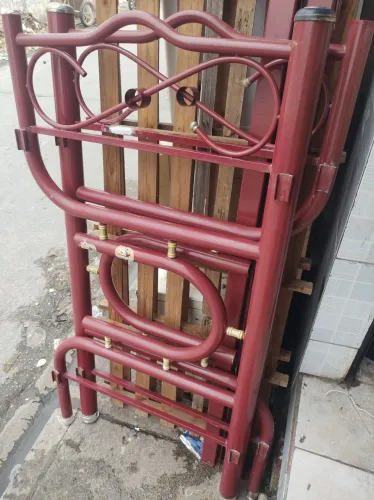 Beliche tubular em FERRO ACOMPANHA UM COXÃO